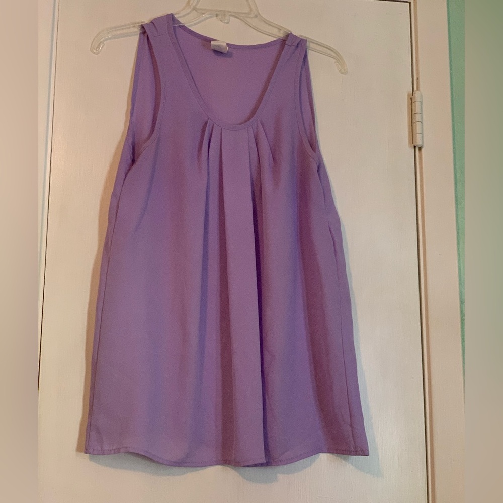 Women’s lavender top in size medium